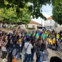 Caminhar para plantar em homenagem às vítimas dos incêndios