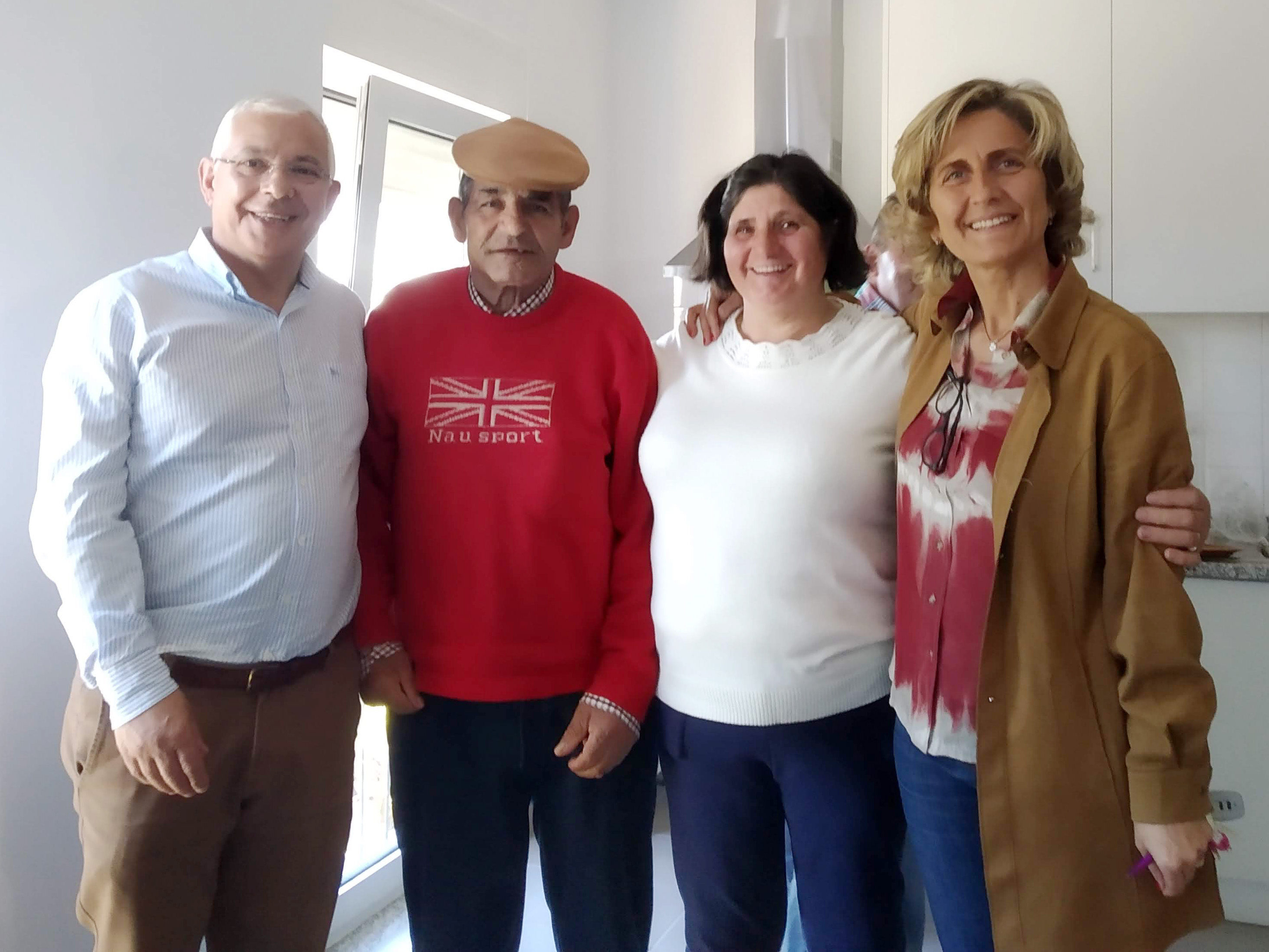 Entrega de chave de habitação reconstruído